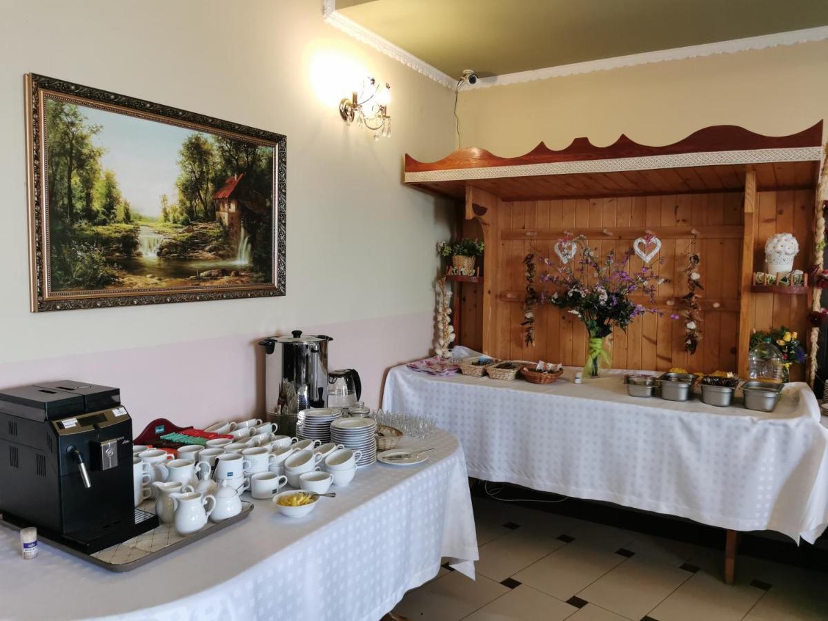 Palac Koronny Noclegi & Wypoczynek Wodzisław Extérieur photo