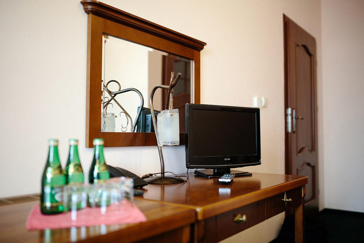 Palac Koronny Noclegi & Wypoczynek Wodzisław Extérieur photo